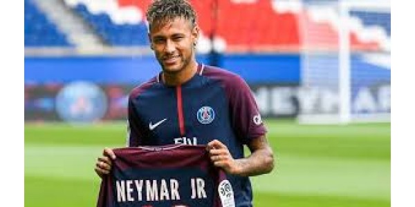 Schreiende Nasen Fans erhalten Neymar Trikots